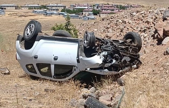 Elazığ'da Otomobil Takla Attı