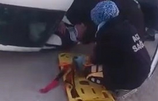 Elazığ'da otomobil takla attı