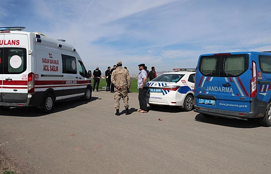 Elazığ'da Otomobil Tarlaya Uçtu!