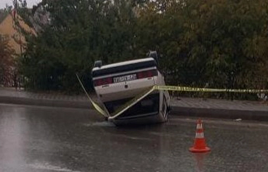 Elazığ'da Otomobil Ters Döndü