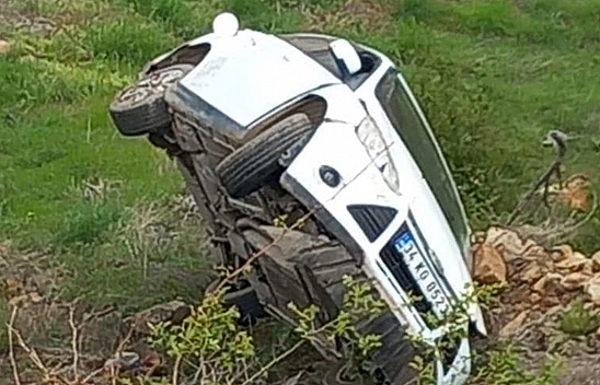 Elazığ'da otomobil yan yattı: 1 yaralı