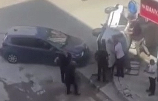 Elazığ'da otomobil yan yattı: 1 yaralı