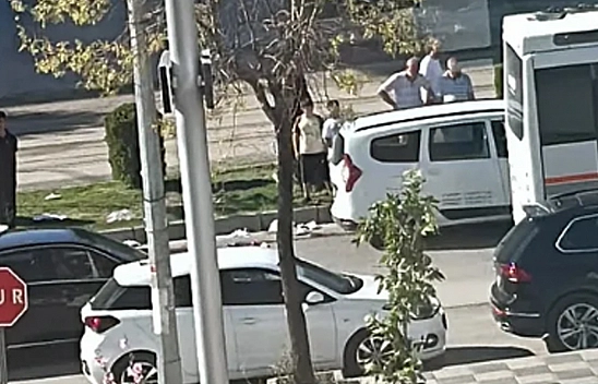 Elazığ'da otomobil yayaya çarptı!