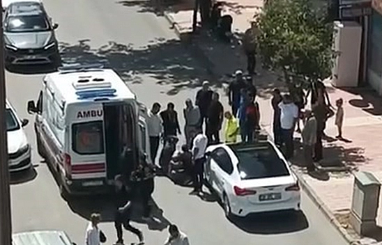 Elazığ'da otomobil yayaya çarptı!