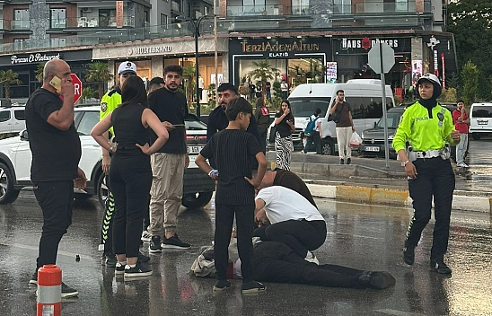 Elazığ'da otomobil yayaya çarptı!