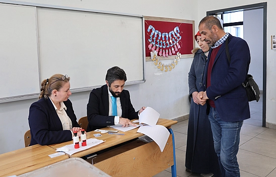 Elazığ'da Oy Kullanma İşlemleri Devam Ediyor