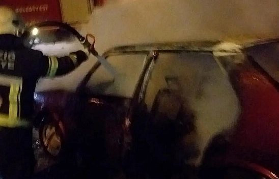 Elazığ'da Park Halindeki Otomobil Yandı