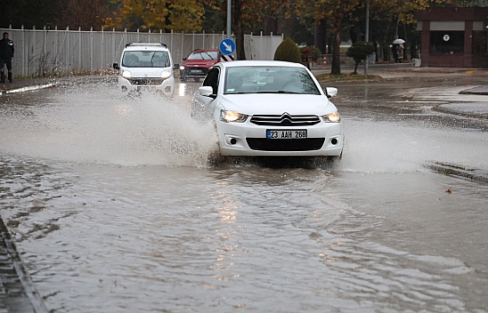 Elazığ'da Sağanak Etkisini Gösterdi