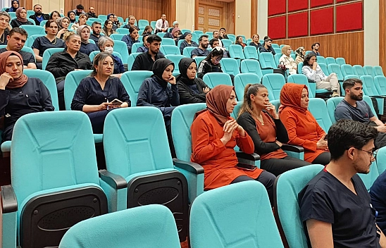 Elazığ'da sağlık çalışanlarına aşı ve transferleri hakkında bilgi verildi
