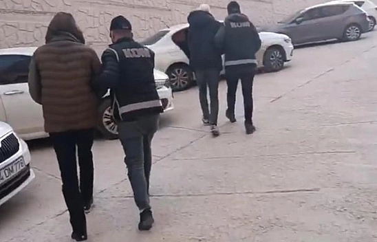 Elazığ'da Sahte Tapu Düzenleyerek Tarla Sahiplerini Dolandıran 3 Şüpheli Yakalandı