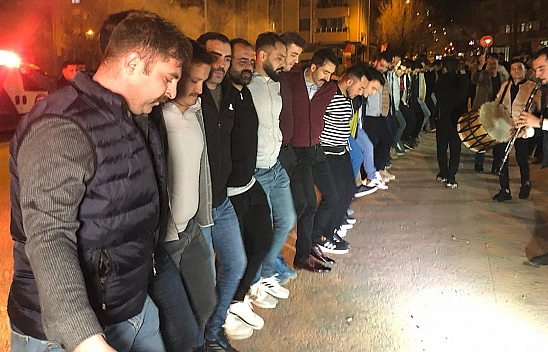 Elazığ'da sahur halayı büyük coşku yaşattı