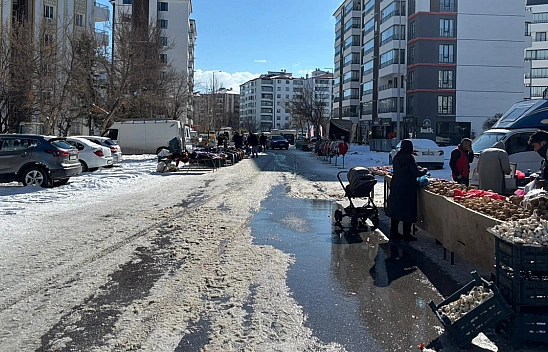 Elazığ'da salı pazarı tezgahsız kaldı