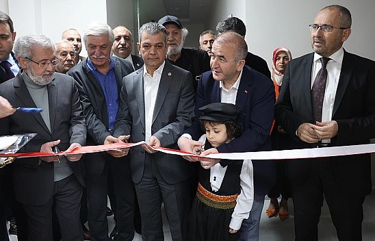 Elazığ'da şehit öğretmen Adnan Baydili'nin adı kütüphaneye verildi