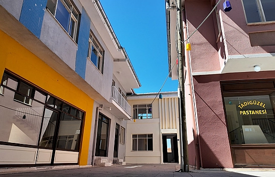 Elazığ'da Seksenler Sokağı geçmişin izlerini geleceğe taşıyor