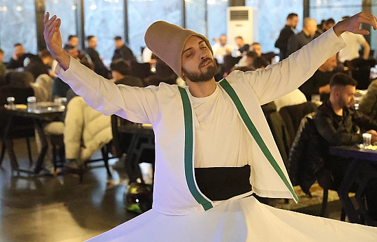 Elazığ'da sema gösterisi eşliğinde unutulmaz iftar programı