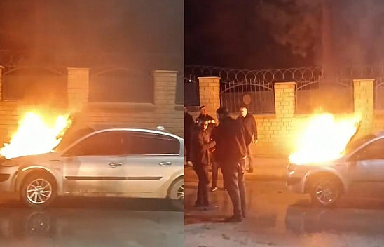 Elazığ'da seyir halindeki araç alev aldı