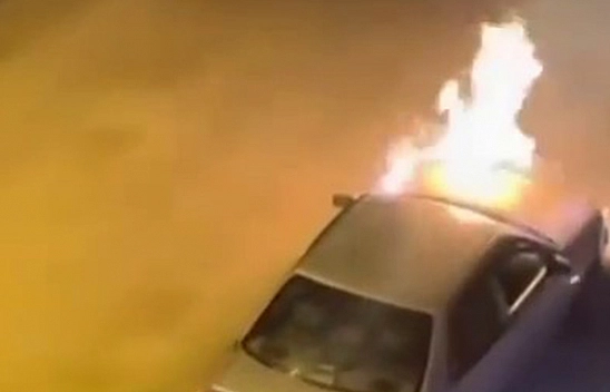 Elazığ'da seyir halindeki otomobil yandı