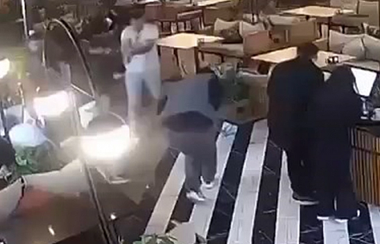 Elazığ'da silahlı saldırı kamerada