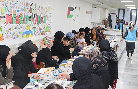 Elazığ'da Sofralar Bu Sefer Yetimler İçin Kuruldu
