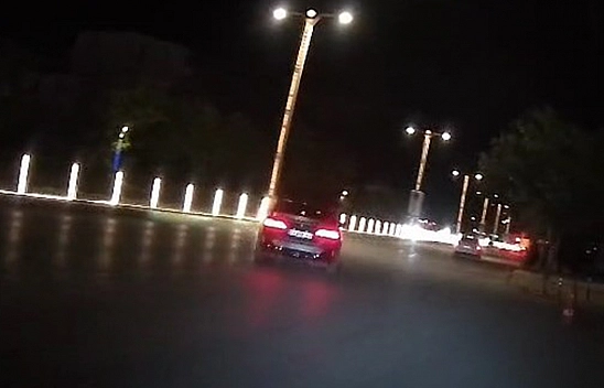 Elazığ'da sürücü drift yaparak trafiği tehlikeye attı