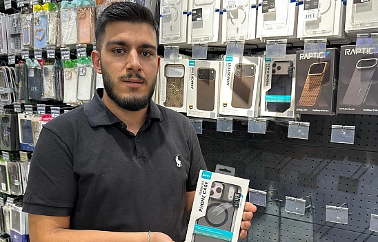 Elazığ'da telefon gelmeden aksesuarları tezgahlardaki yerini aldı