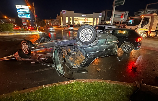 Elazığ'da Ters Dönen Otomobil Yandı: 1 Yaralı