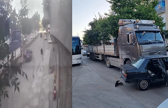 Elazığ'da Tır ile Otomobilin Çarpışma Anı Kamerada