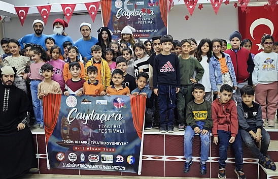Elazığ'da tiyatro festivali yoğun ilgi gördü