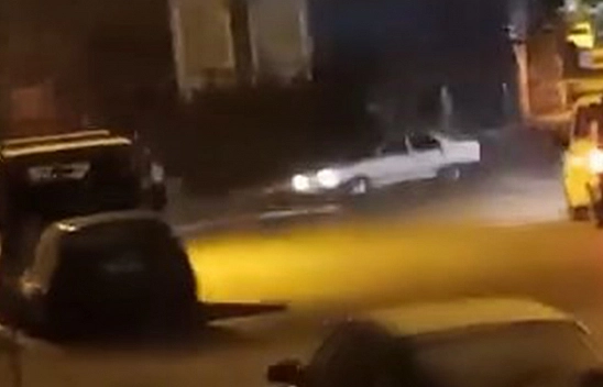 Elazığ'da Tofaş marka otomobiliyle defalarca drift yaptı