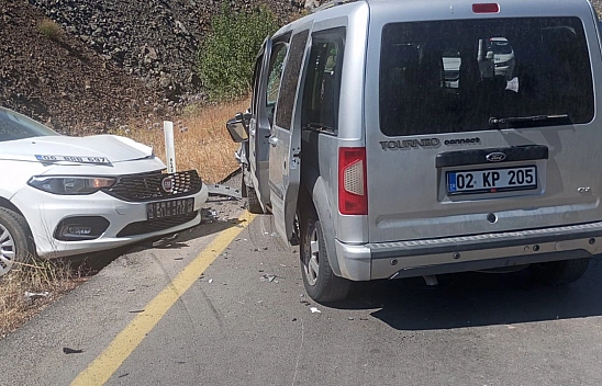 Elazığ'da trafik dehşeti! Can pazarı kuruldu