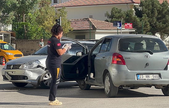 Elazığ'da Trafik Kazası: 1 Yaralı