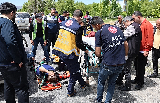 Elazığ'da trafik kazası: 2'si çocuk 5 yaralı