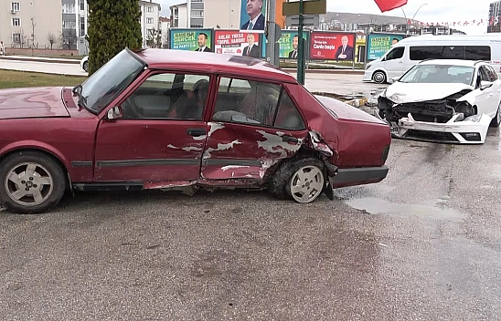 Elazığ'da trafik kazası: 4 yaralı