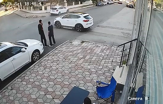 Elazığ'da trafik terörü: Çarpıp kaçtı