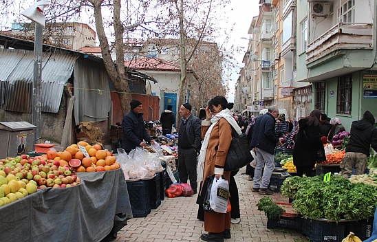 Elazığ'da Vatandaşlar Pazar İçin Bugünü Bekliyor