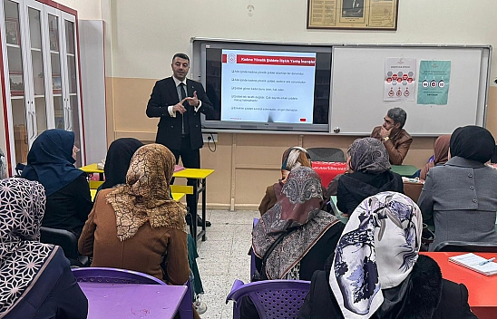 Elazığ'da velilere kadına yönelik şiddet ve akran zorbalığı eğitimi verildi