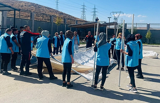 Elazığ'da yangın söndürme ve çadır kurma eğitimi