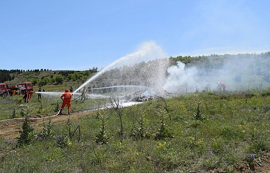 Elazığ'da yangınla mücadele iş başı eğitimleri sürüyor