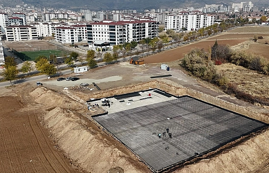 Elazığ'da yarı olimpik yüzme havuzu inşaatı başladı