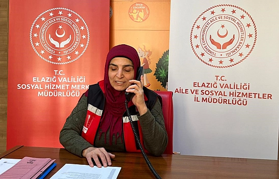 Elazığ'da yeni doğan bebek ailelerine telefonla tebrik ve bilgilendirme