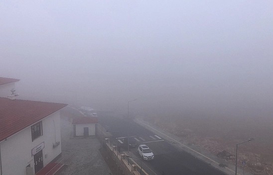 Elazığ'da yoğun sis hayatı olumsuz etkiledi
