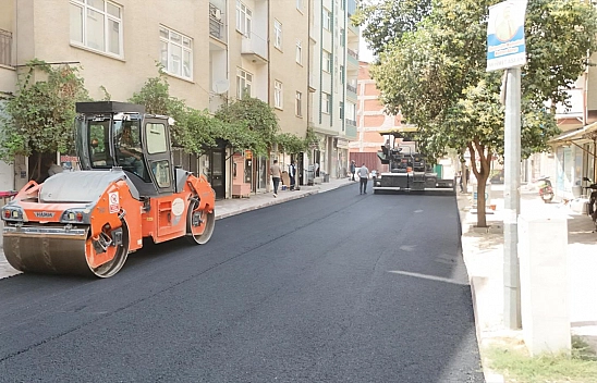 Elazığ'da yol yenileme çalışmaları sürüyor
