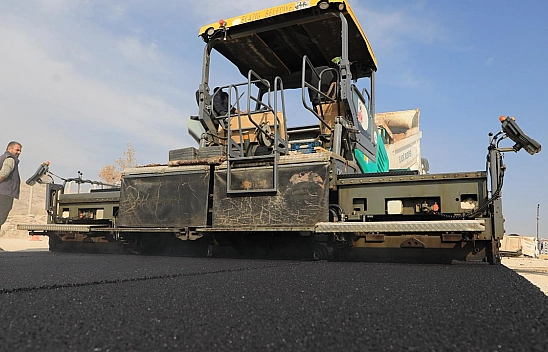 Elazığ'da yol yenileme çalışmaları devam ediyor