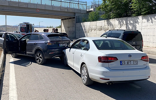 Elazığ'da zincirleme kaza: 3 yaralı