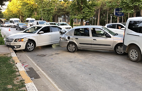 Elazığ'da zincirleme kaza: 3 yaralı
