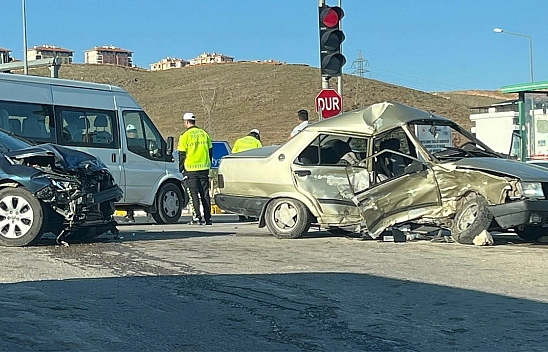 Elazığ'da zincirleme trafik kazası: 1 ölü 3 yaralı