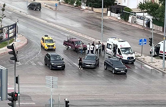 Elazığ'da zincirleme trafik kazası: 1 yaralı
