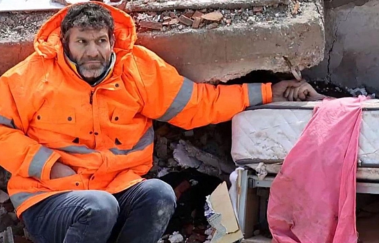 Elazığ Dahil Olmak Üzere Deprem  Bölgesinden Özür Dileyen Bakan Kim?