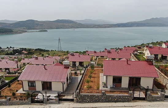 Elazığ'daki bu deprem konutları tatil köyü gibi