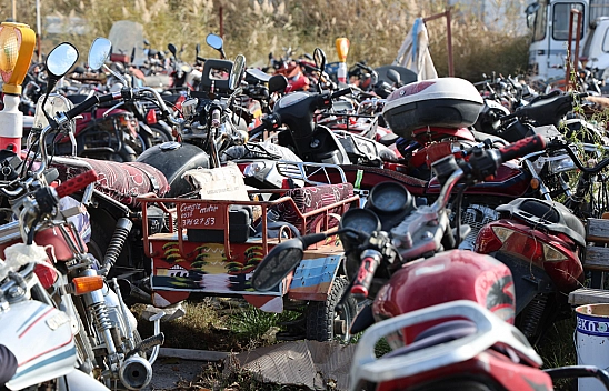 Elazığ'daki Bu Mezarlıkta 500  Milyonluk Servet Çürüyor